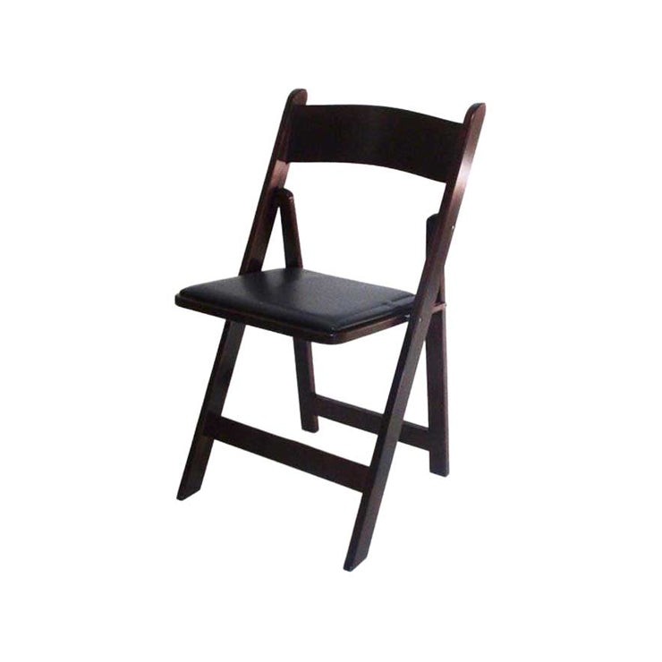 comparing folding chairs vs chiavari chairs