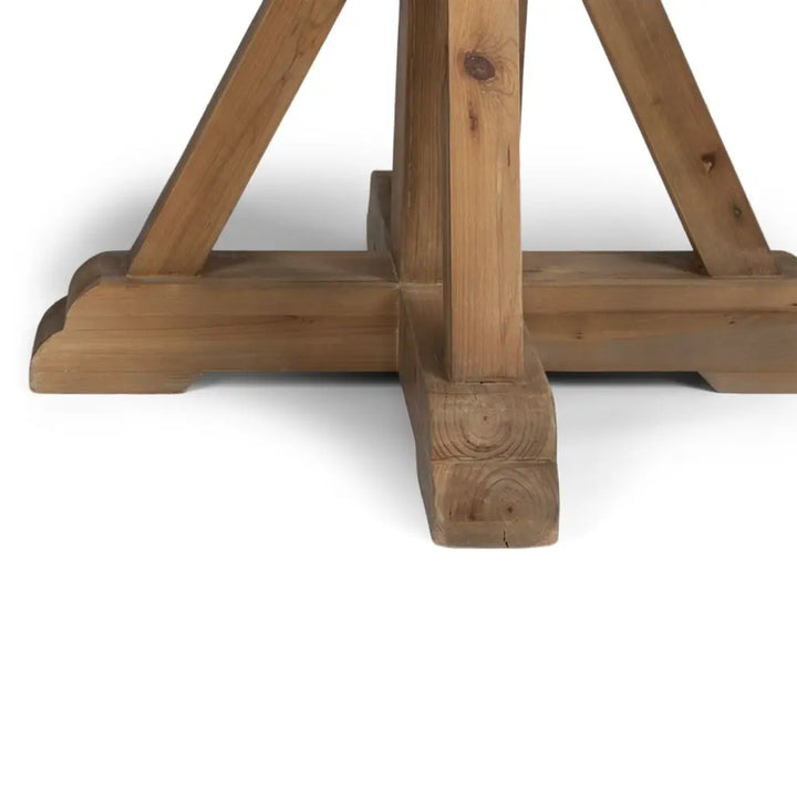 Farmhouse Round Table Seats f 8-10 guest